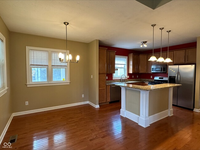 Building Photo - 1720 Yandes St