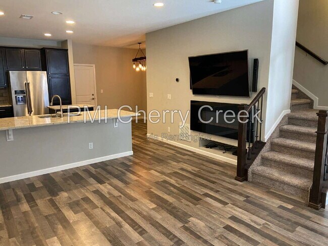 Building Photo - 9008 E Caley Way