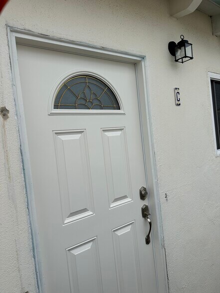 Building Photo - 212 Marine Ave