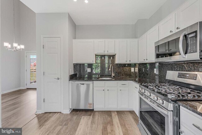 Building Photo - 20451 Chesapeake Square