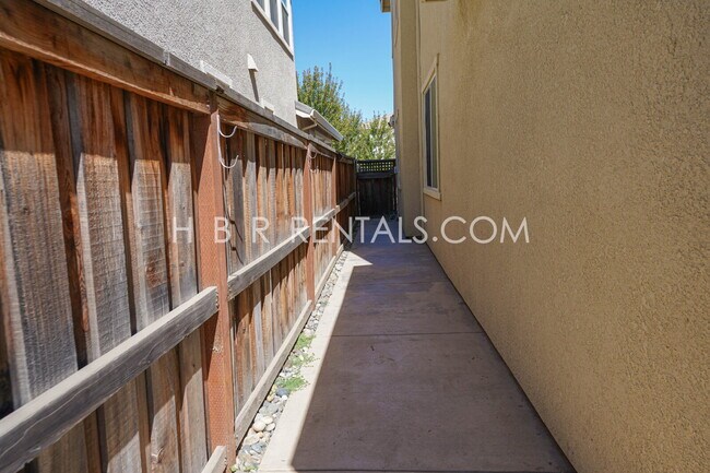 Building Photo - River Islands Living: Modern 4-Bedroom Hom...