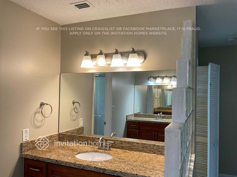 Building Photo - 11709 SW 50th Ct