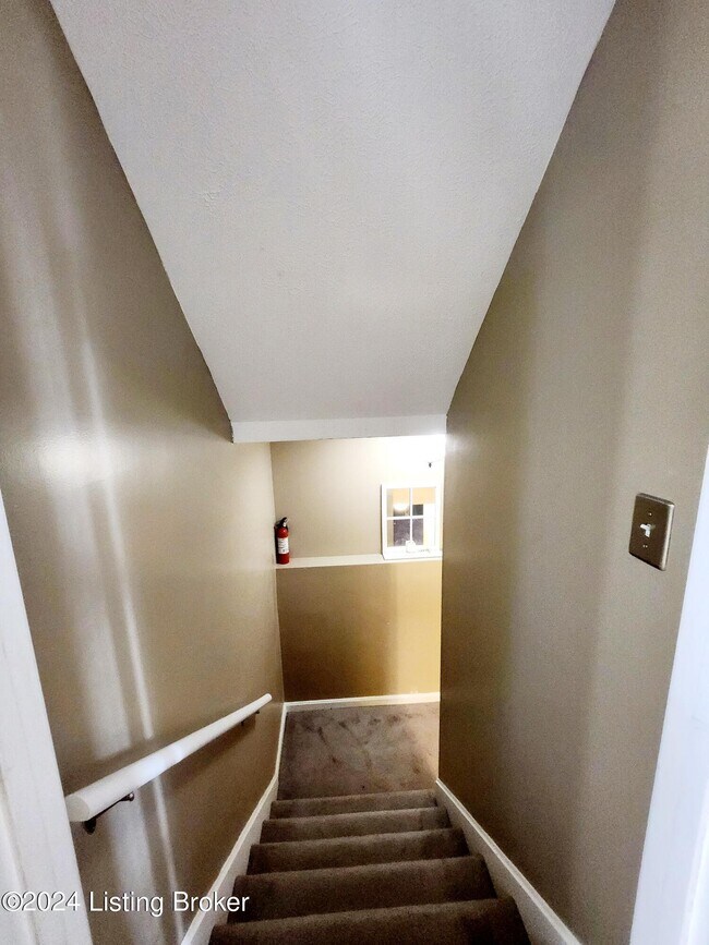 Building Photo - 10903 Aspenview Ct