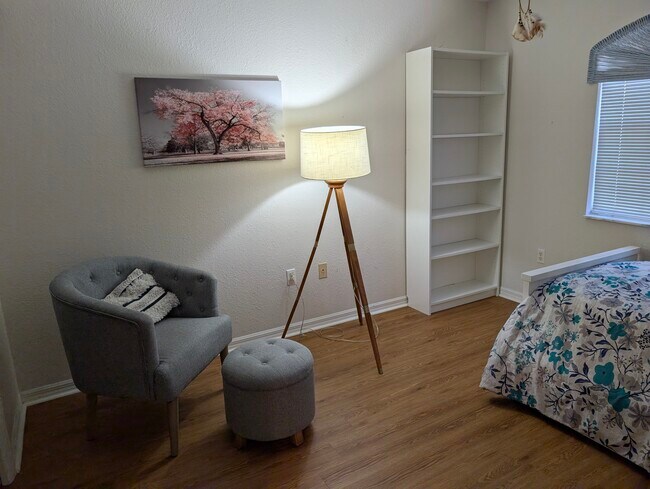 Building Photo - 130 Breakers Ct