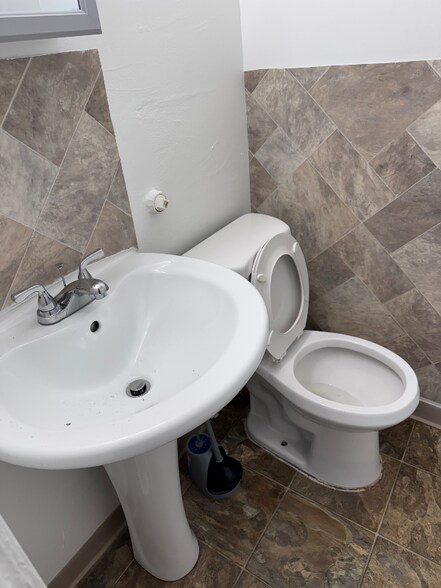 Building Photo - 151 Grove Pl