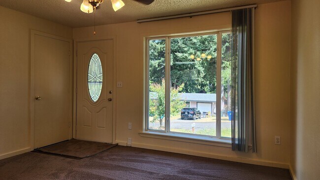 Building Photo - Steilacoom 4 Bedroom + Bonus Room!