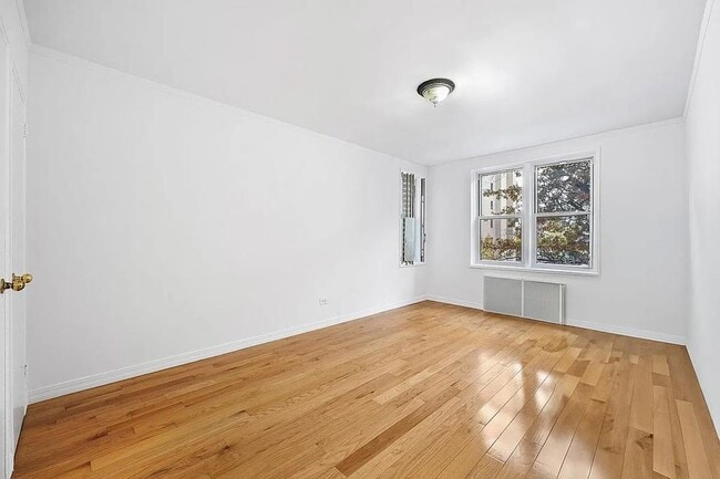 Building Photo - 2331 Ocean Ave