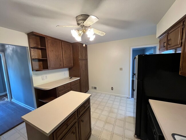 Building Photo - Great Family Home, Located off of Moon Road. Must See!!