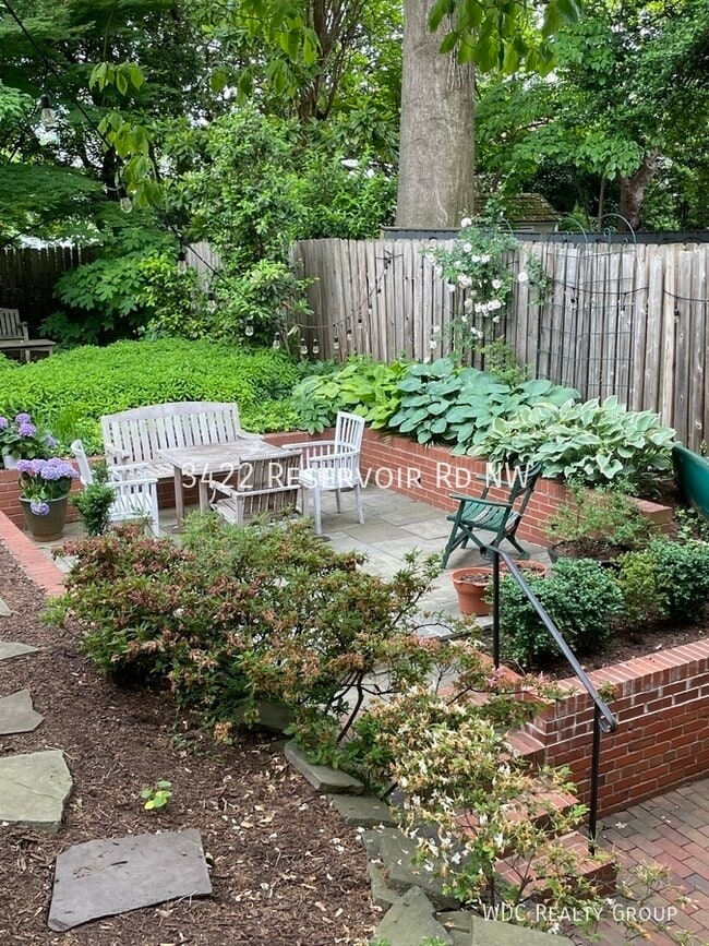 Building Photo - 3422 Reservoir Rd NW