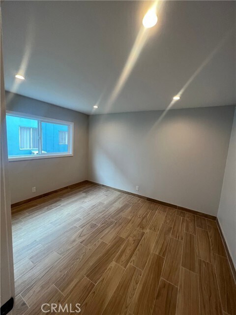 Building Photo - 13425 Vanowen St