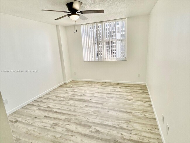 Building Photo - 770 Claughton Island Dr