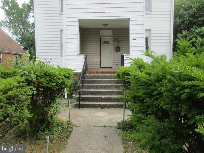 Building Photo - 2805 Oakley Ave