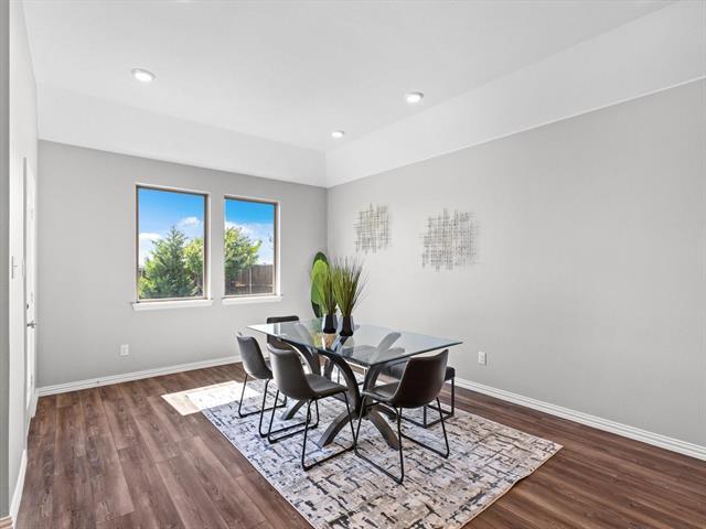 Building Photo - 2219 Primrose Trl