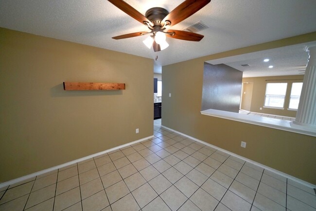 Building Photo - Updated Single Story in Schertz! Realtor Commission: $500