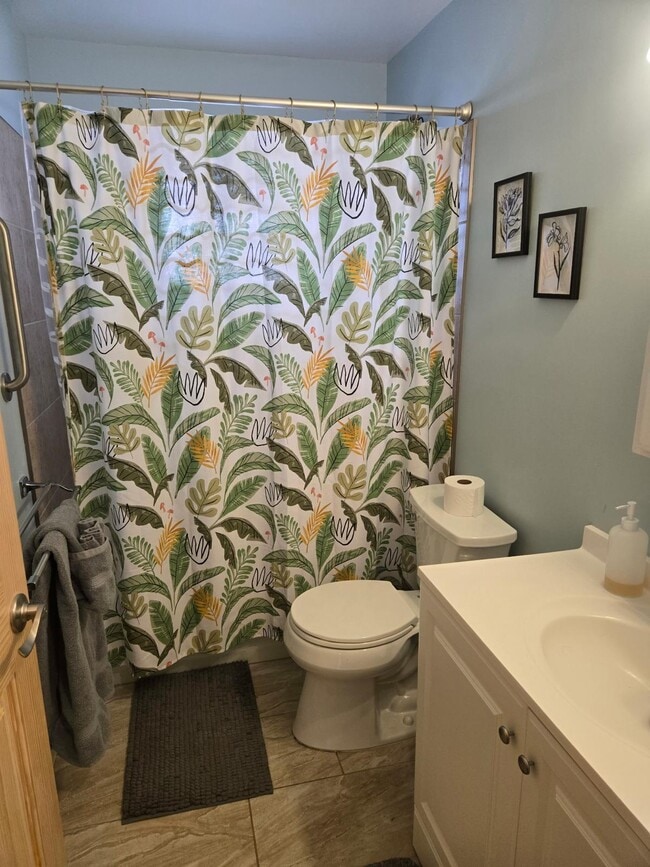 Building Photo - 27 Shady Ln