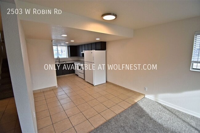 Building Photo - Amazing 3 Bed West Valley Unit!