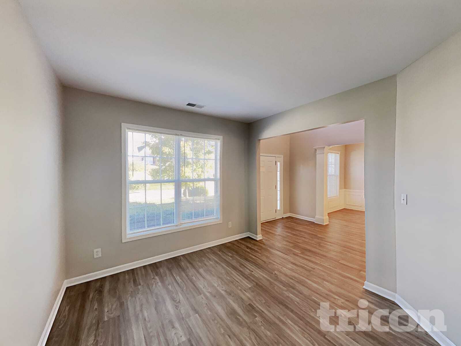 Building Photo - 1324 Pondhaven Dr