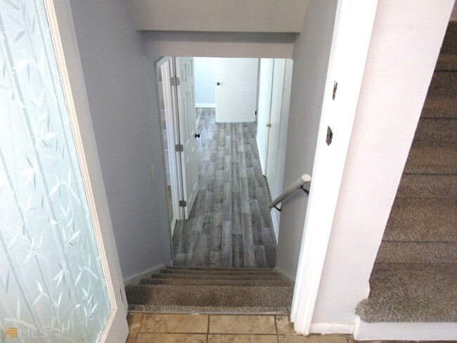 Building Photo - 8337 Holly Dr