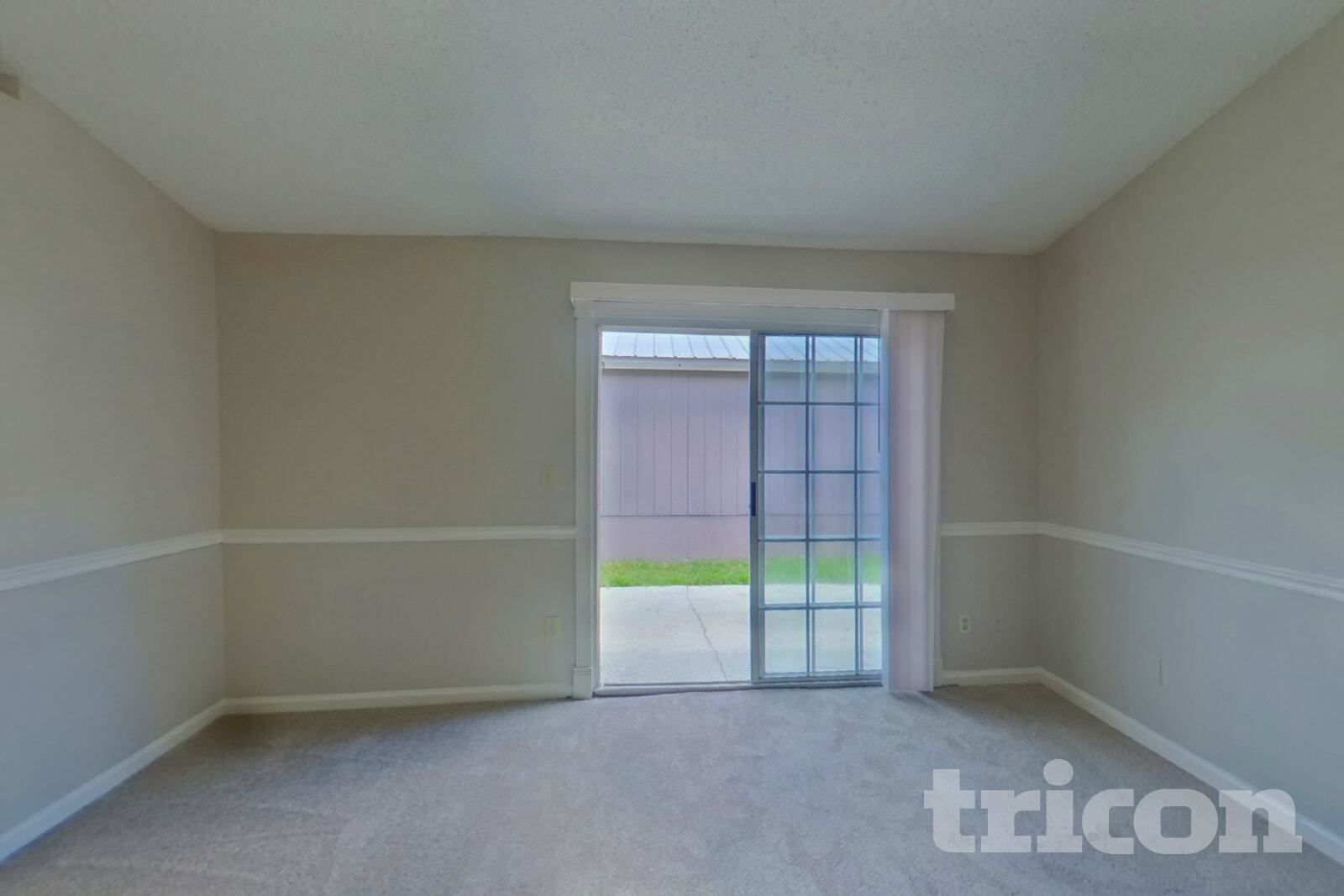 Building Photo - 1854 MacKenzie Ct N