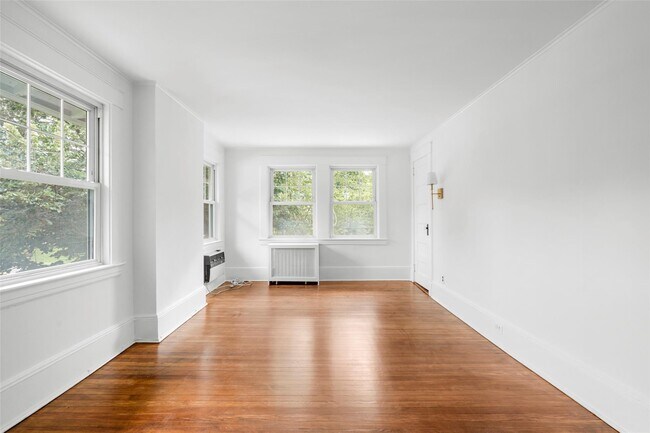 Building Photo - 32 Stuyvesant Ave