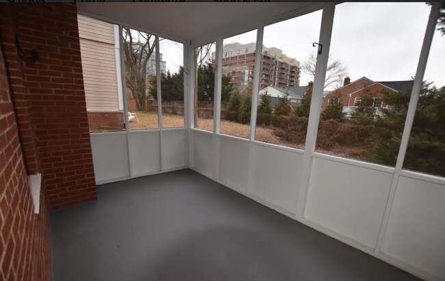 Building Photo - 4515 Avondale St