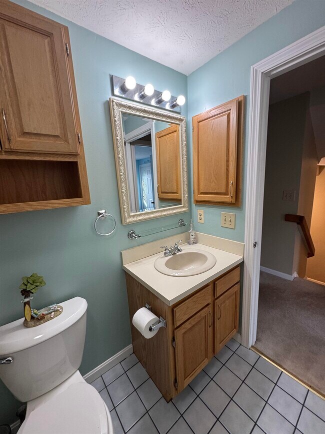 Building Photo - 16 High Bridge Hl