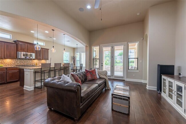 Building Photo - 407 Indianwood Dr