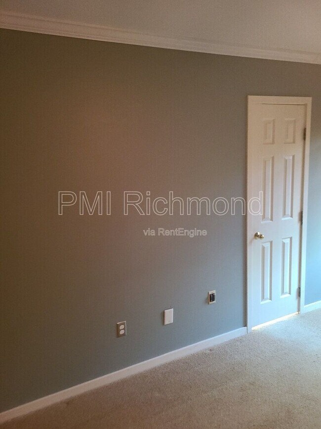 Building Photo - 10107 Hearthrock Ct