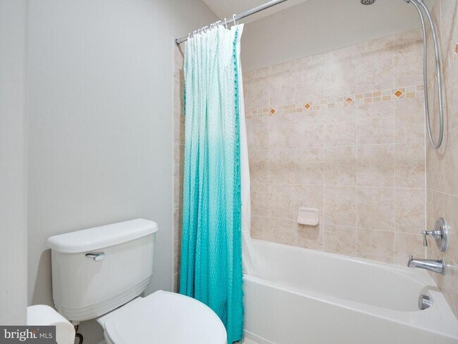 Building Photo - 41397 Windybush Dr