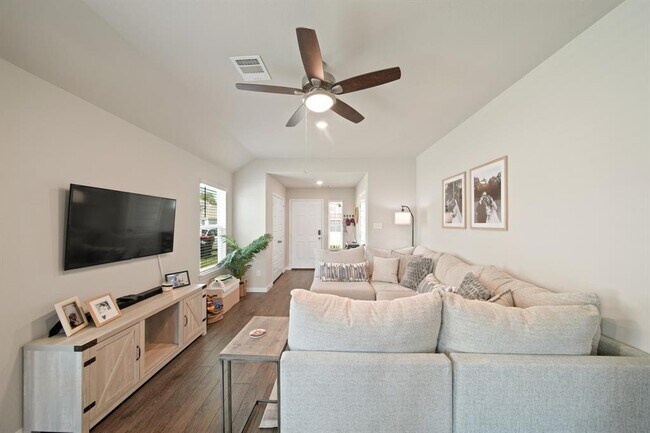 Building Photo - 5407 Briana Dee Dr