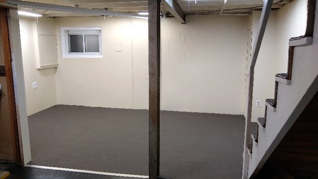 Building Photo - 1121 Oates St NE