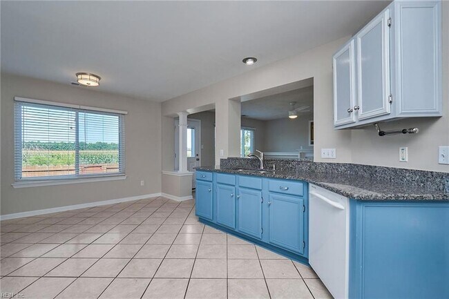Building Photo - 3305 Fayette Dr