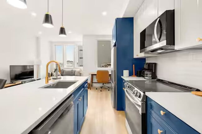 Building Photo - 1630 K St NW