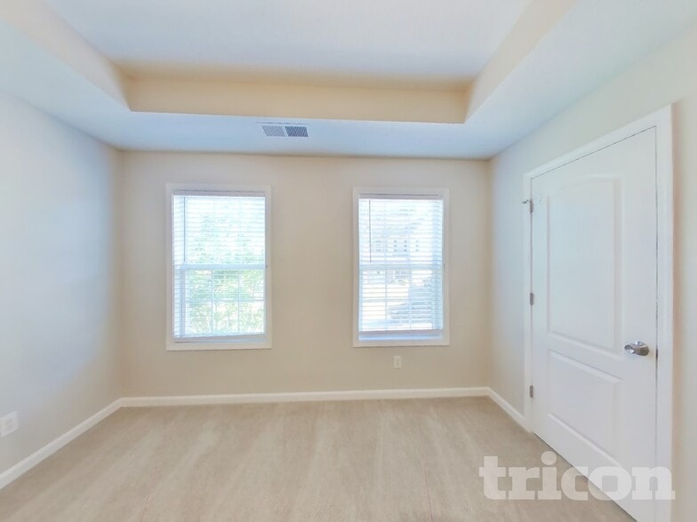 Building Photo - 121 Omega Ct