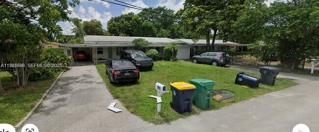 Building Photo - 2320 SW 44th St