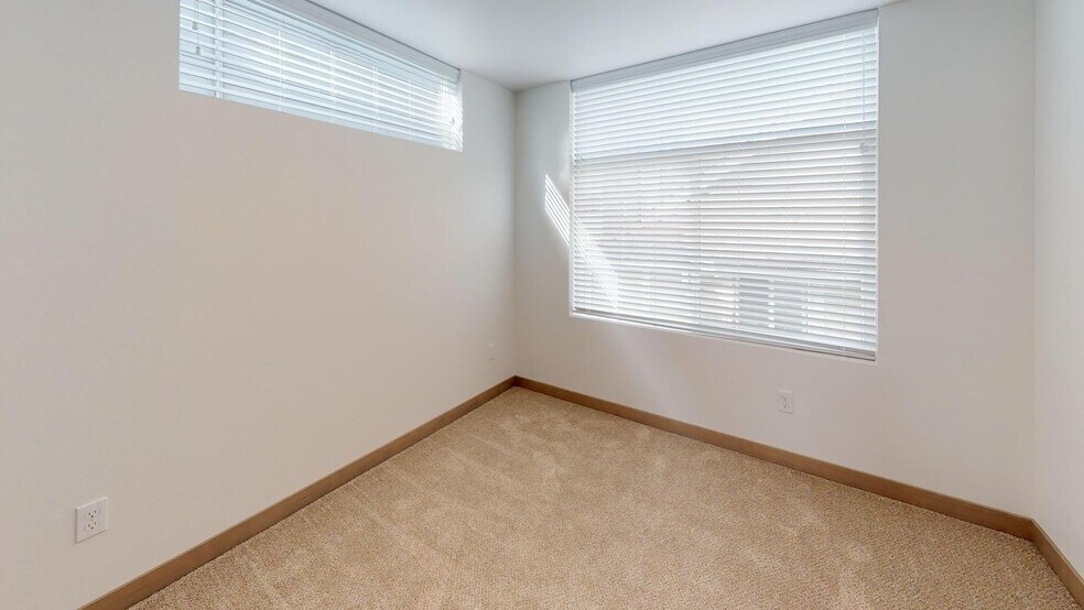 Building Photo - 3308 Claremont Ave S