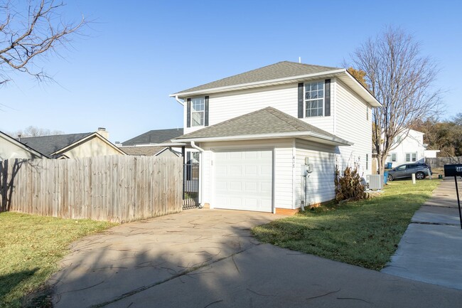 Building Photo - Beautiful Edmond Home Near UCO FOR RENT