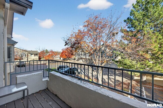 Building Photo - Well-maintained  2BR Condo in Englewood