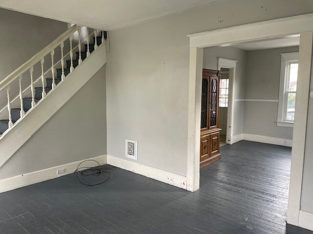 Building Photo - 417 25th St