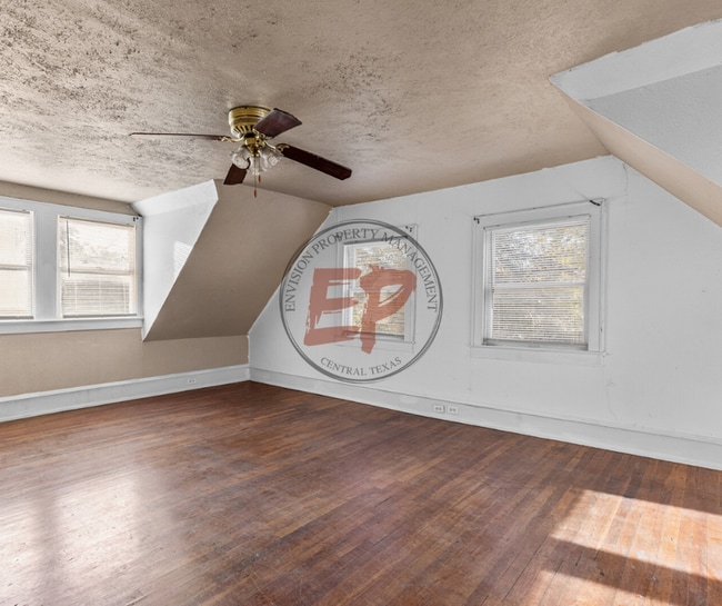 Building Photo - 516 N 31st St