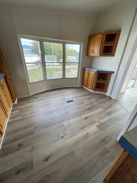 Kitchen Dining Area - 2656 S Montana St
