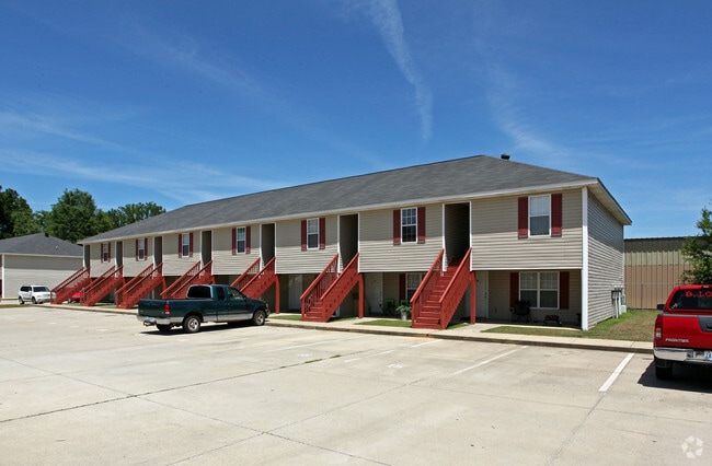 Primary Photo - Satsuma Apartments