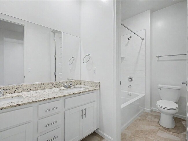 Building Photo - 17606 S Ridgerunner Dr