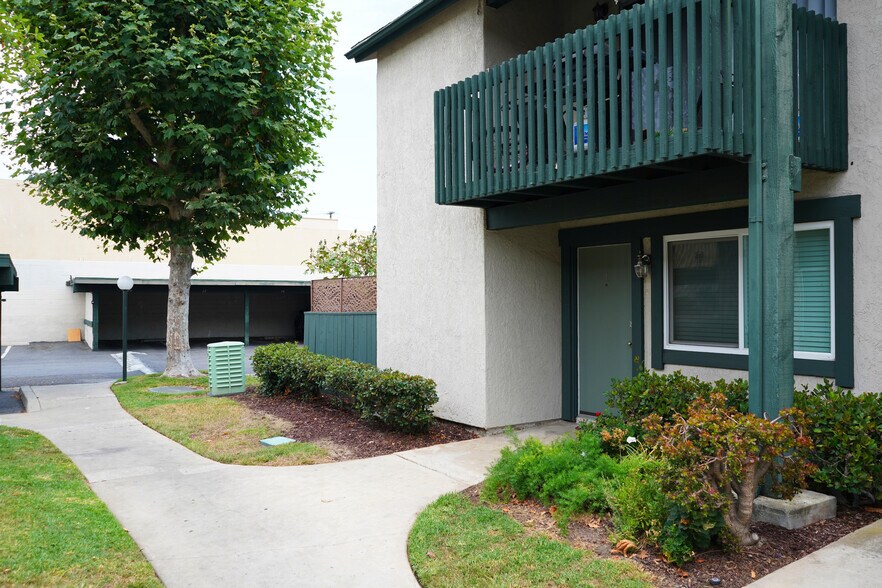 Building Photo - 23214 Orange Ave