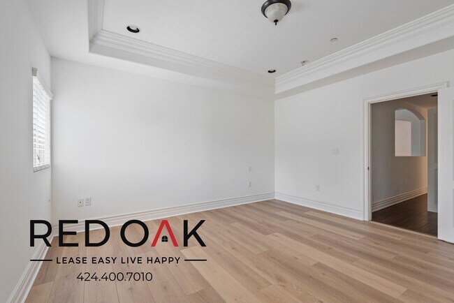Building Photo - 10640 Woodbridge St
