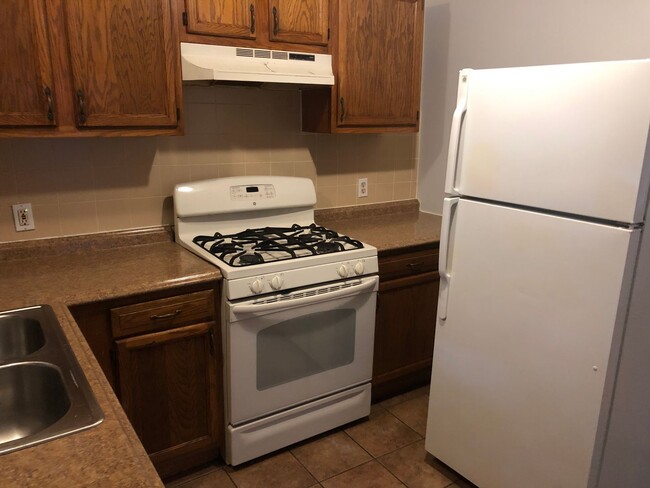 Building Photo - Harrisburg 3 Bedroom 1 Bath, Yard, Parking