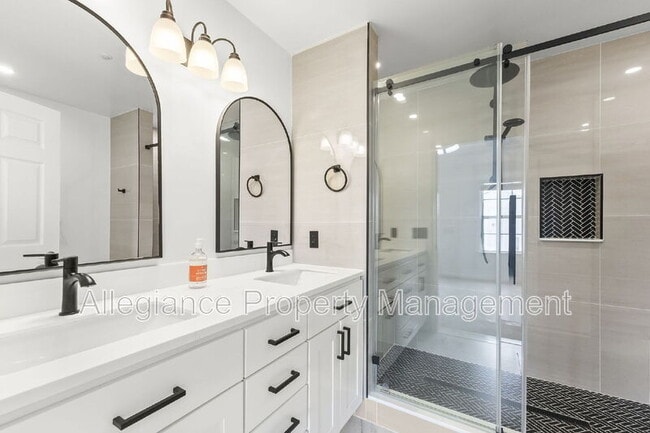 Building Photo - 45490 Whistling Terrace