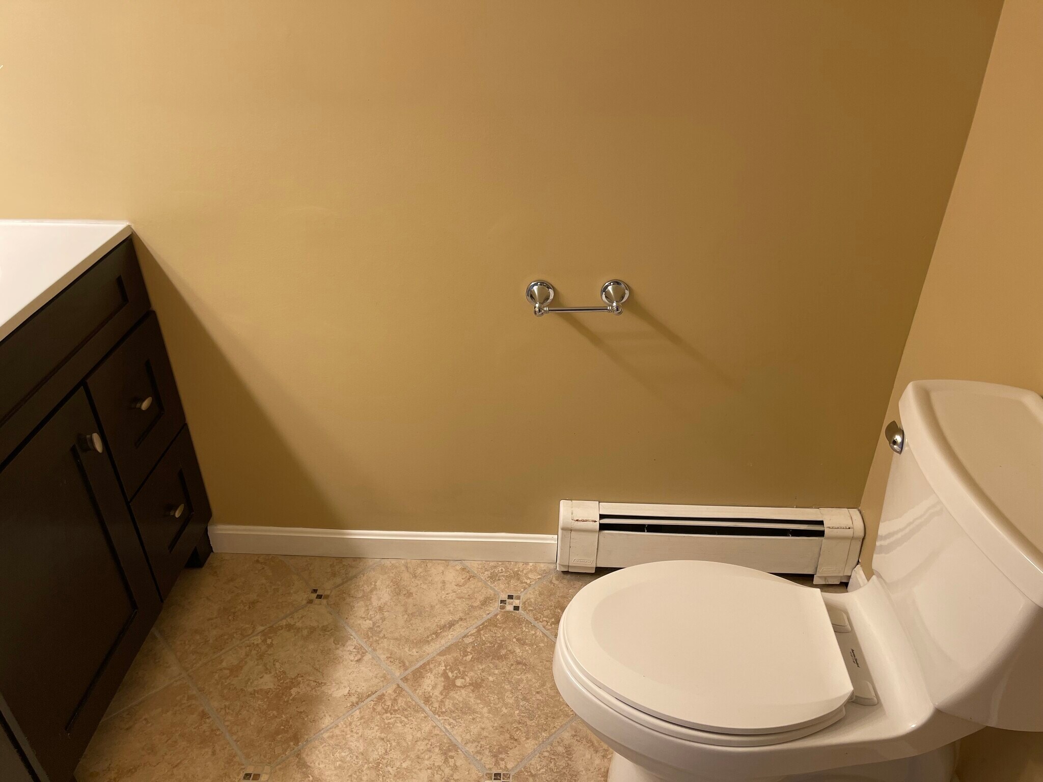 First Floorl 1/5 bathroom - 36 Tenney Rd