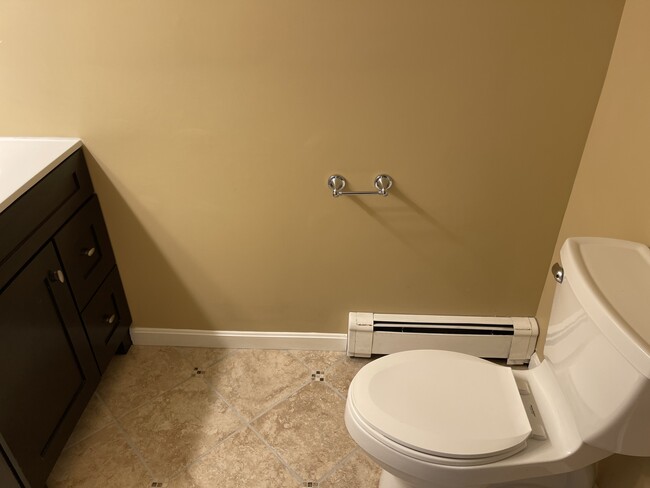 First Floorl 1/5 bathroom - 36 Tenney Rd