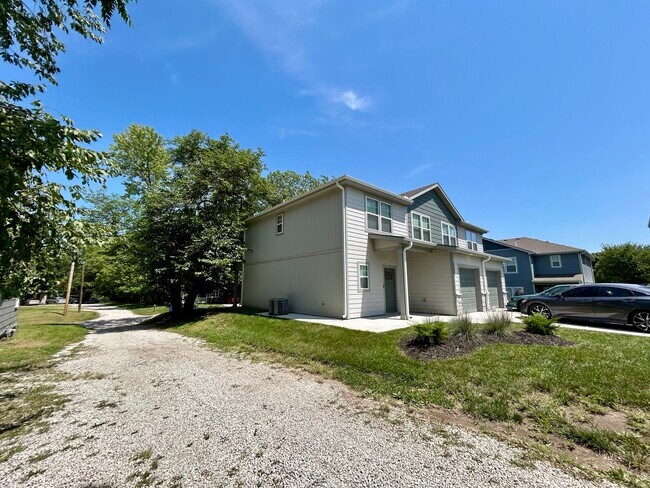 Building Photo - 33065 W 82nd St